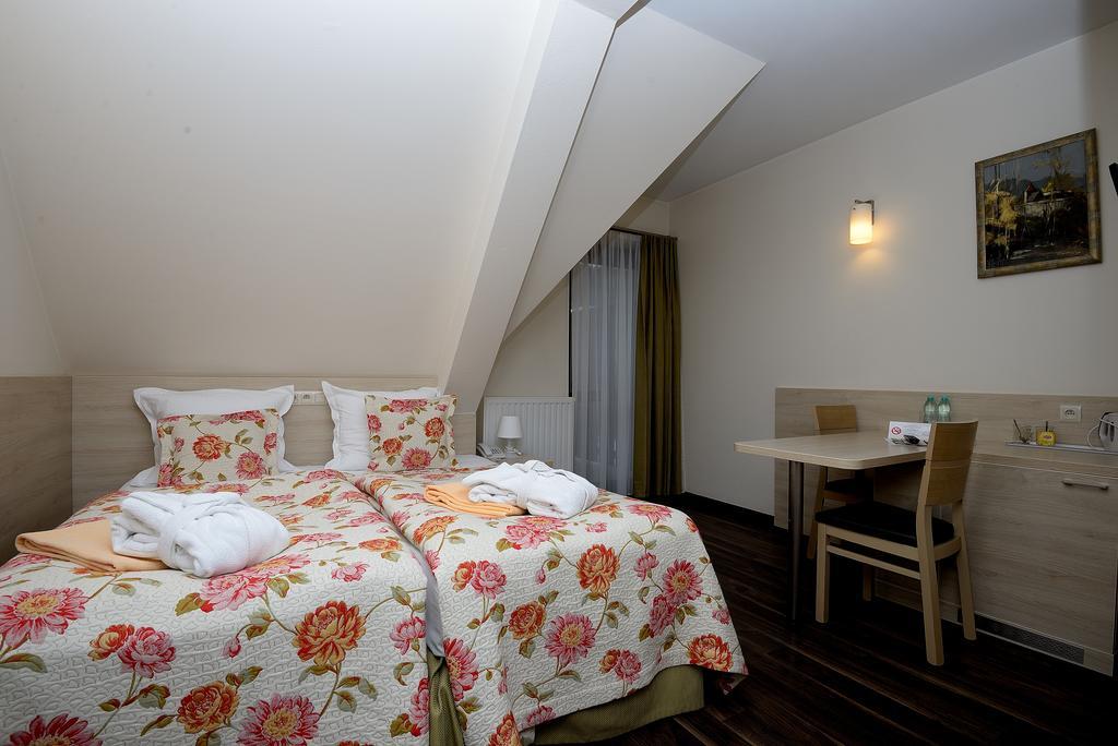 Hotel Nad Przelomem Сромовце-Нижне Экстерьер фото